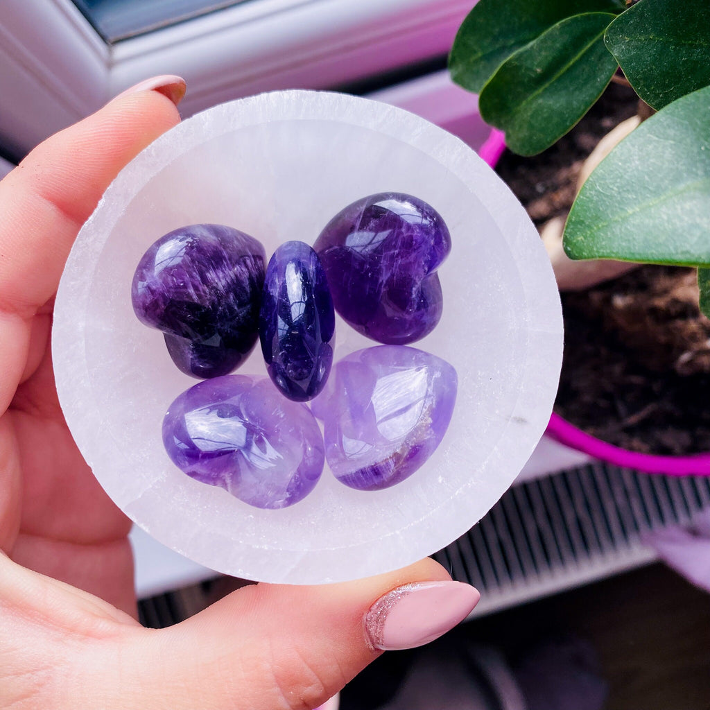 Amethyst Crystal Love Hearts / Great Healer / Good For Sleeping Troubles / Great For Migraines & Headaches / Promotes A Calm Atmosphere