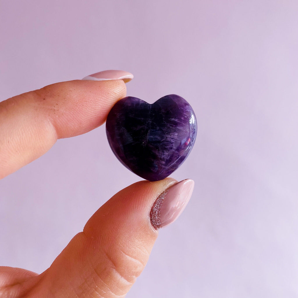 Amethyst Crystal Love Hearts / Great Healer / Good For Sleeping Troubles / Great For Migraines & Headaches / Promotes A Calm Atmosphere