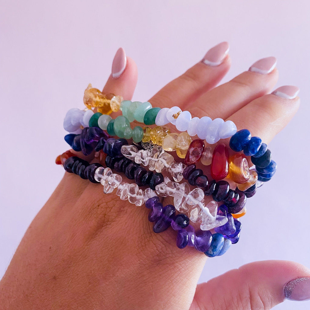 Chakra Crystal Chip Bracelet / Aligns Your Chakras / Removes Energy Blockages & Heals Deep Emotional Wounds / Multiple Benefits!