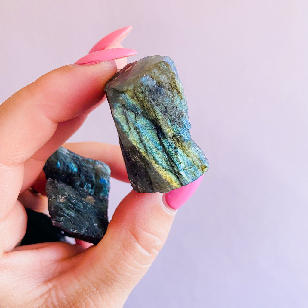 Labradorite Raw Flashy Natural Crystals / Helps Transformation & Change, Inspires You To Achieve Your Dreams / Uplifts Your Mood