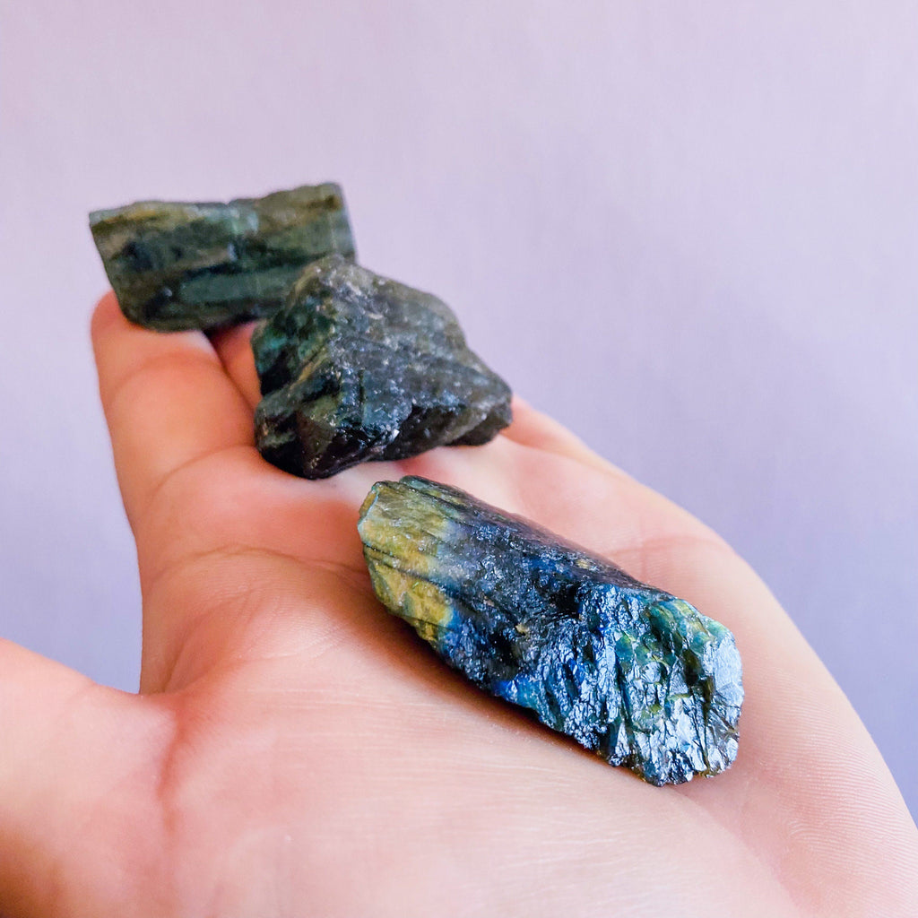 Labradorite Raw Flashy Natural Crystals / Helps Transformation & Change, Inspires You To Achieve Your Dreams / Uplifts Your Mood