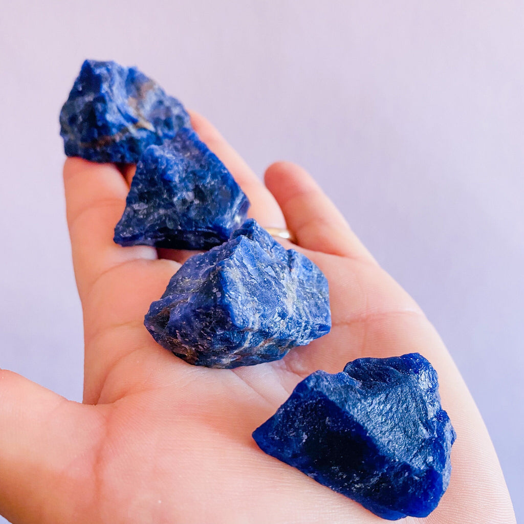 Sodalite Raw Crystals / Rough, Natural Crystals / Calms Panic Attacks, Creates Emotional Balance / Encourages You To Verbalise Feelings
